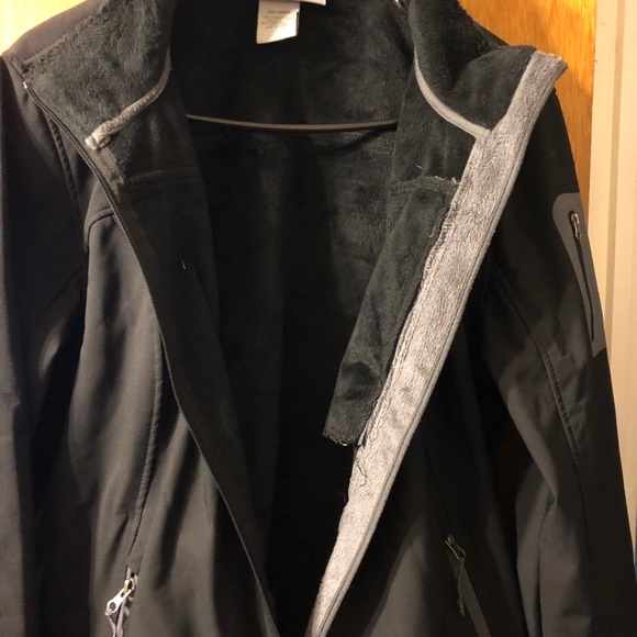 Men’s Coat Almost New Only worn once missing hood - Picture 3 of 4